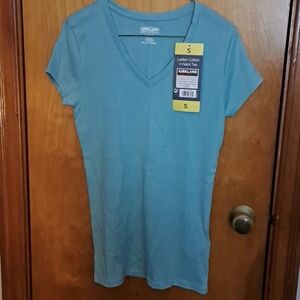 Kirkland ladies v neck T shirt